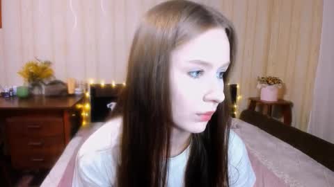 Snapshot of chloe_wifey chatting on 03/13/26, 12:17 chloe wifey online show from 03/13/26, 12:17
