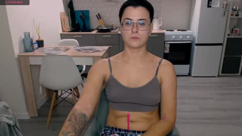 Eva and Sandra online show from 12/15/24, 08:47