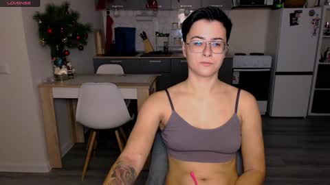 Eva and Sandra online show from 12/25/24, 09:02