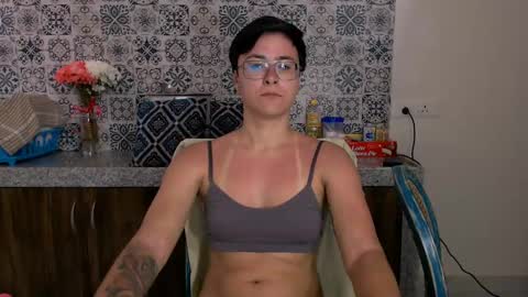 Eva and Sandra online show from 02/16/25, 05:15