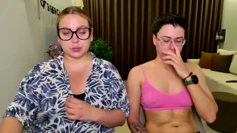 Eva and Sandra online show from 04/04/26, 02:14