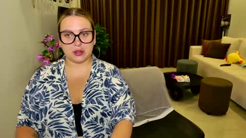 Snapshot of chloe_x_ chatting on 04/15/26, 08:09 Eva and Sandra online show from 04/15/26, 08:09