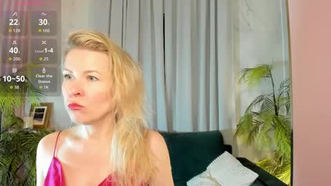Julia online show from 04/19/26, 11:42