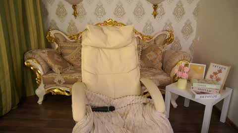 Snapshot of chloebright chatting on 12/11/24, 03:13 chloebright online show from 12/11/24, 03:13