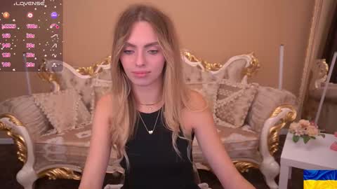 Snapshot of chloebright chatting on 09/17/25, 09:38 chloebright online show from 09/17/25, 09:38