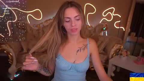 Snapshot of chloebright chatting on 10/02/25, 08:16 chloebright online show from 10/02/25, 08:16