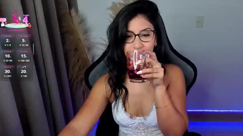 Snapshot of chloebum_ chatting on 04/19/26, 11:09 Chloe online show from 04/19/26, 11:09