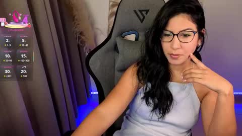 Snapshot of chloebum_ chatting on 05/09/26, 11:04 Chloe online show from 05/09/26, 11:04