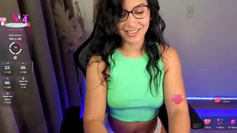 Snapshot of chloebum_ chatting on 05/21/26, 11:06 Chloe online show from 05/21/26, 11:06