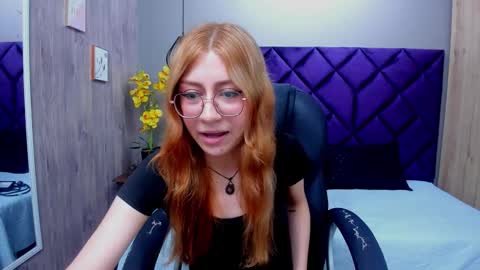 Snapshot of chloecampbell03 chatting on 09/25/25, 01:15 chloecampbell03 online show from 09/25/25, 01:15