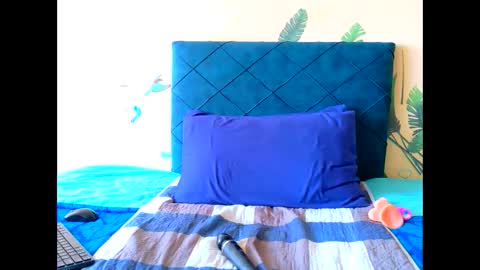 Snapshot of chloechrome chatting on 10/11/25, 08:35 Chloe Chrome online show from 10/11/25, 08:35