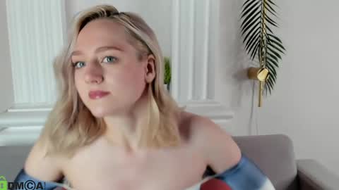 Chloe Deccker online show from 05/27/26, 01:13
