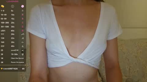 Snapshot of chloee__x chatting on 03/25/26, 12:49 chloee__x online show from 03/25/26, 12:49