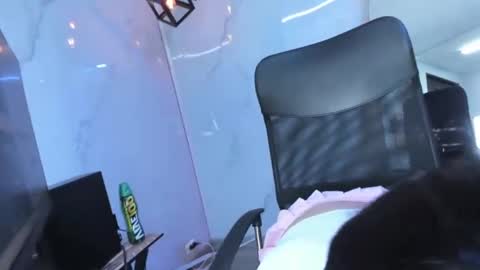 Snapshot of chloee_thompson chatting on 11/09/25, 03:05 ChloeeThompson online show from 11/09/25, 03:05