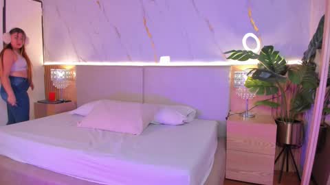 Chloee online show from 11/04/25, 12:26