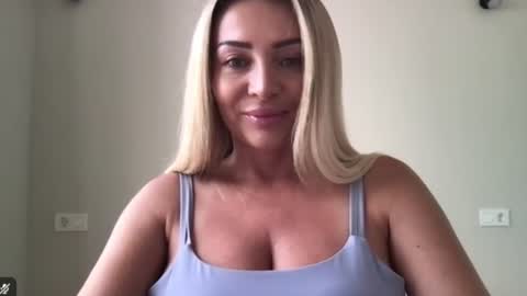 Snapshot of chloefree chatting on 06/26/26, 06:40 Chloe online show from 06/26/26, 06:40