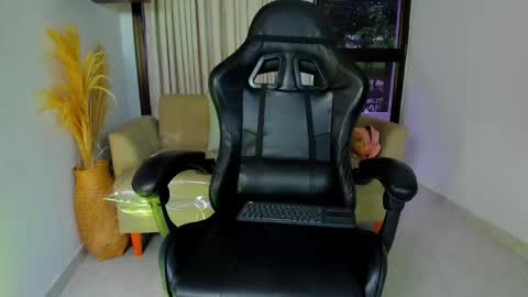 chloegils online show from 10/29/25, 12:40