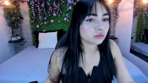 Snapshot of chloeharper1 chatting on 11/29/25, 12:24 Chloe online show from 11/29/25, 12:24