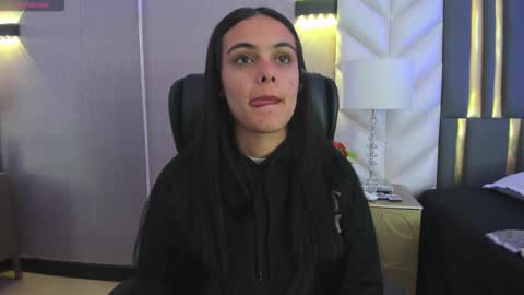  Chloe Harper  online show from 02/04/26, 11:38