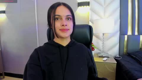  Chloe Harper  online show from 04/11/26, 11:58