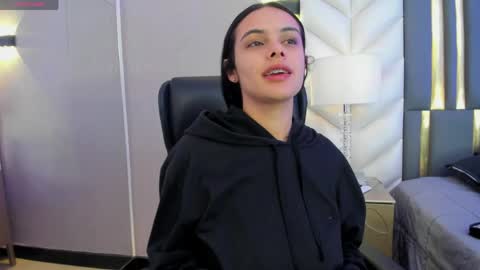  Chloe Harper  online show from 04/15/26, 12:01