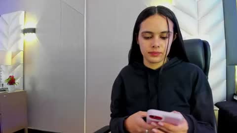 Snapshot of chloeharper_ chatting on 06/22/26, 11:40 Chloe Harper online show from 06/22/26, 11:40
