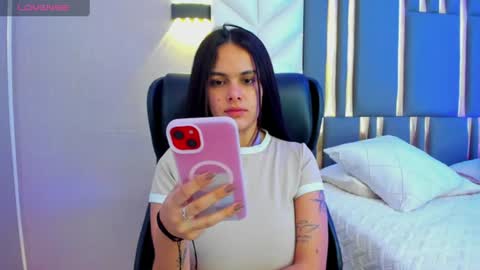 Snapshot of chloeharper_ chatting on 07/11/26, 12:30 Chloe Harper online show from 07/11/26, 12:30