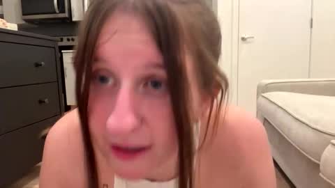 Snapshot of chloejaxxx chatting on 10/22/25, 11:48 chloejaxxx online show from 10/22/25, 11:48