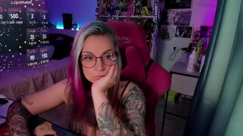 Snapshot of chloekohaku chatting on 02/12/25, 04:23 ChloeKohaku online show from 02/12/25, 04:23