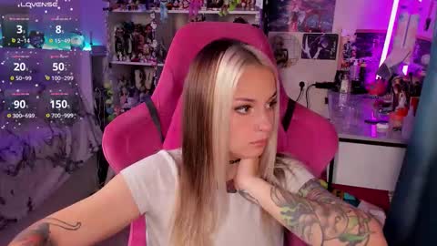 Snapshot of chloekohaku chatting on 09/15/25, 03:06 ChloeKohaku online show from 09/15/25, 03:06