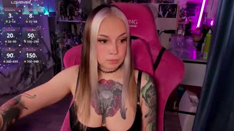 Snapshot of chloekohaku chatting on 10/12/25, 02:54 ChloeKohaku online show from 10/12/25, 02:54