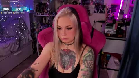 Snapshot of chloekohaku chatting on 10/15/25, 06:46 ChloeKohaku online show from 10/15/25, 06:46