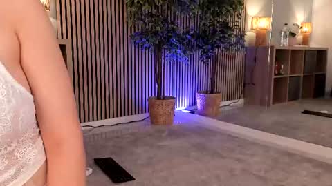 Chloe online show from 06/22/26, 03:20