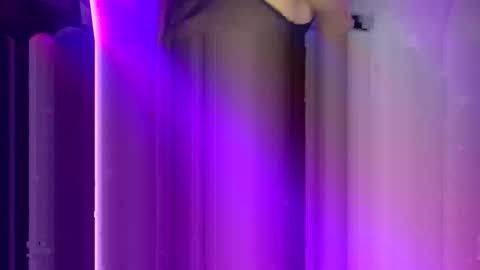 chloelopez_ online show from 01/08/25, 01:00