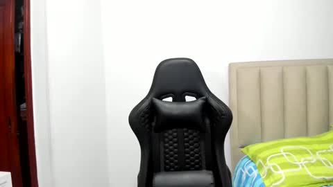 Snapshot of chloemiller__ chatting on 04/07/26, 11:04 chloemiller online show from 04/07/26, 11:04