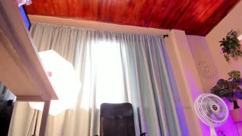 Snapshot of chloerossee chatting on 03/29/26, 01:00 Chloe rosse online show from 03/29/26, 01:00