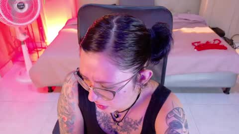 Chloe rosse online show from 05/15/26, 10:50