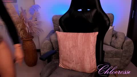 Snapshot of chloerossi chatting on 01/11/26, 11:26 Laura online show from 01/11/26, 11:26