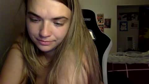 Chloe Lane online show from 12/04/25, 11:24