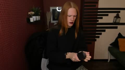 Chloe online show from 11/06/25, 12:06