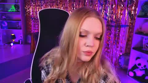 Snapshot of chloewight chatting on 02/22/26, 02:15 ChloeWight online show from 02/22/26, 02:15