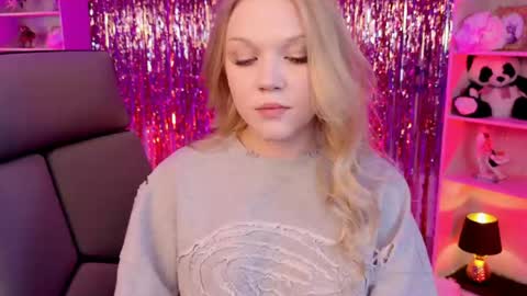 ChloeWight online show from 04/14/26, 01:28