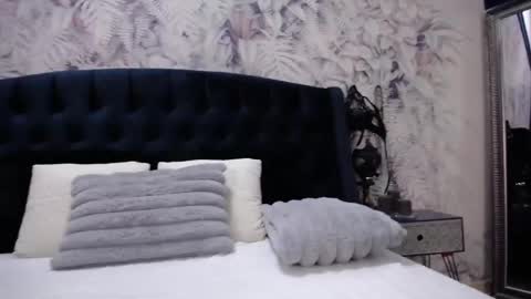 Chloe online show from 04/08/26, 05:07