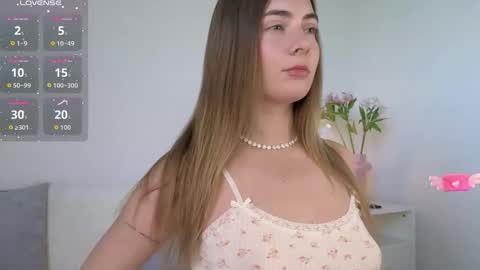 Snapshot of chloi_hes chatting on 09/18/25, 11:01 chloi_hes online show from 09/18/25, 11:01