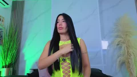 Snapshot of chlooee_ chatting on 05/04/26, 02:18 Chlooe online show from 05/04/26, 02:18