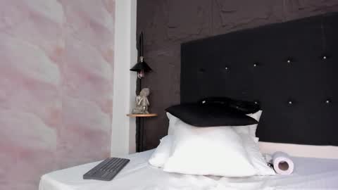 Chloe Scott online show from 11/15/25, 01:29