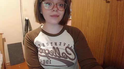 Snapshot of chmiri chatting on 12/28/24, 09:19 chmiri online show from 12/28/24, 09:19