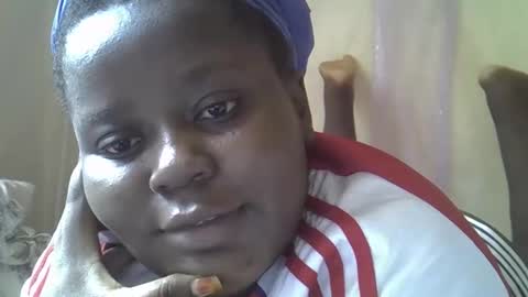 Snapshot of choclate_goddess chatting on 04/27/26, 06:22 Paula online show from 04/27/26, 06:22