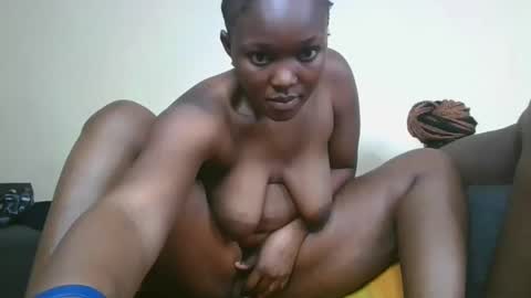 Snapshot of choco_baeb chatting on 02/03/25, 11:42 nei online show from 02/03/25, 11:42