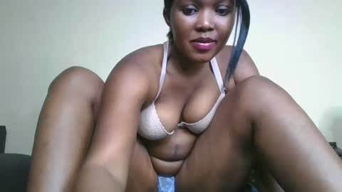 Snapshot of choco_baeb chatting on 02/13/25, 03:35 nei online show from 02/13/25, 03:35